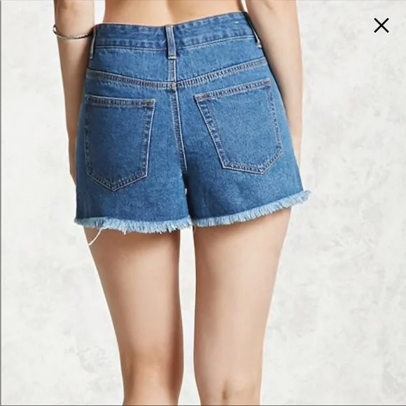 Forever 21 Blue denim Size 30 fringed hem shorts New With Tag NWT - Picture 4 of 12